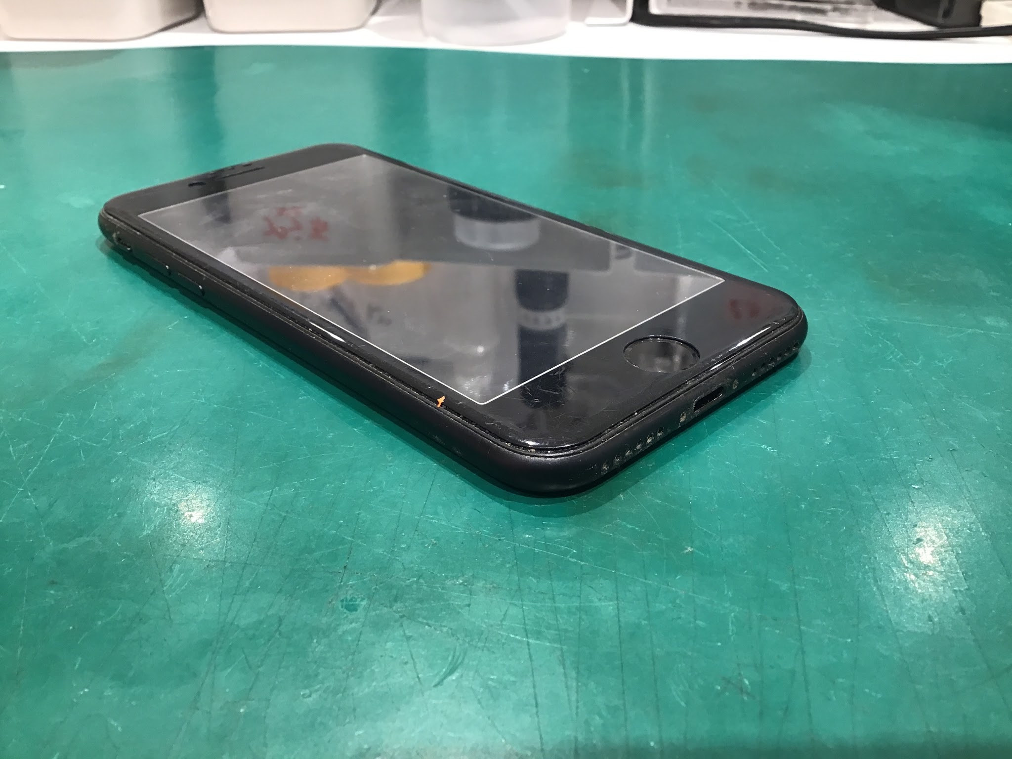 iPhoneSE第2世代のバッテリー交換を行いました。【スマホ修理工房丸井錦糸町店】